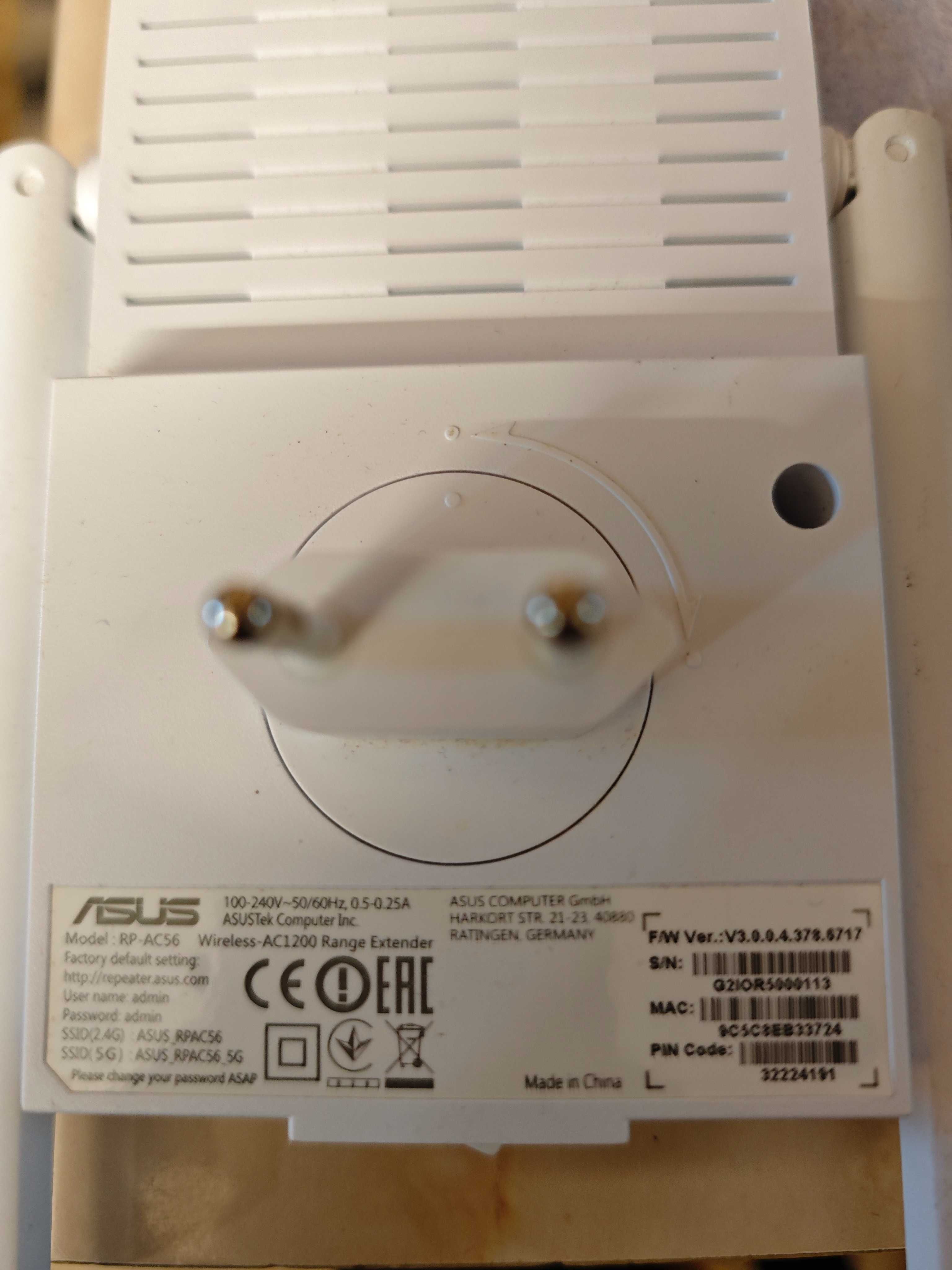 Усилвател на интернет Access Point ASUS RP-AC56 AC1200 Dual band