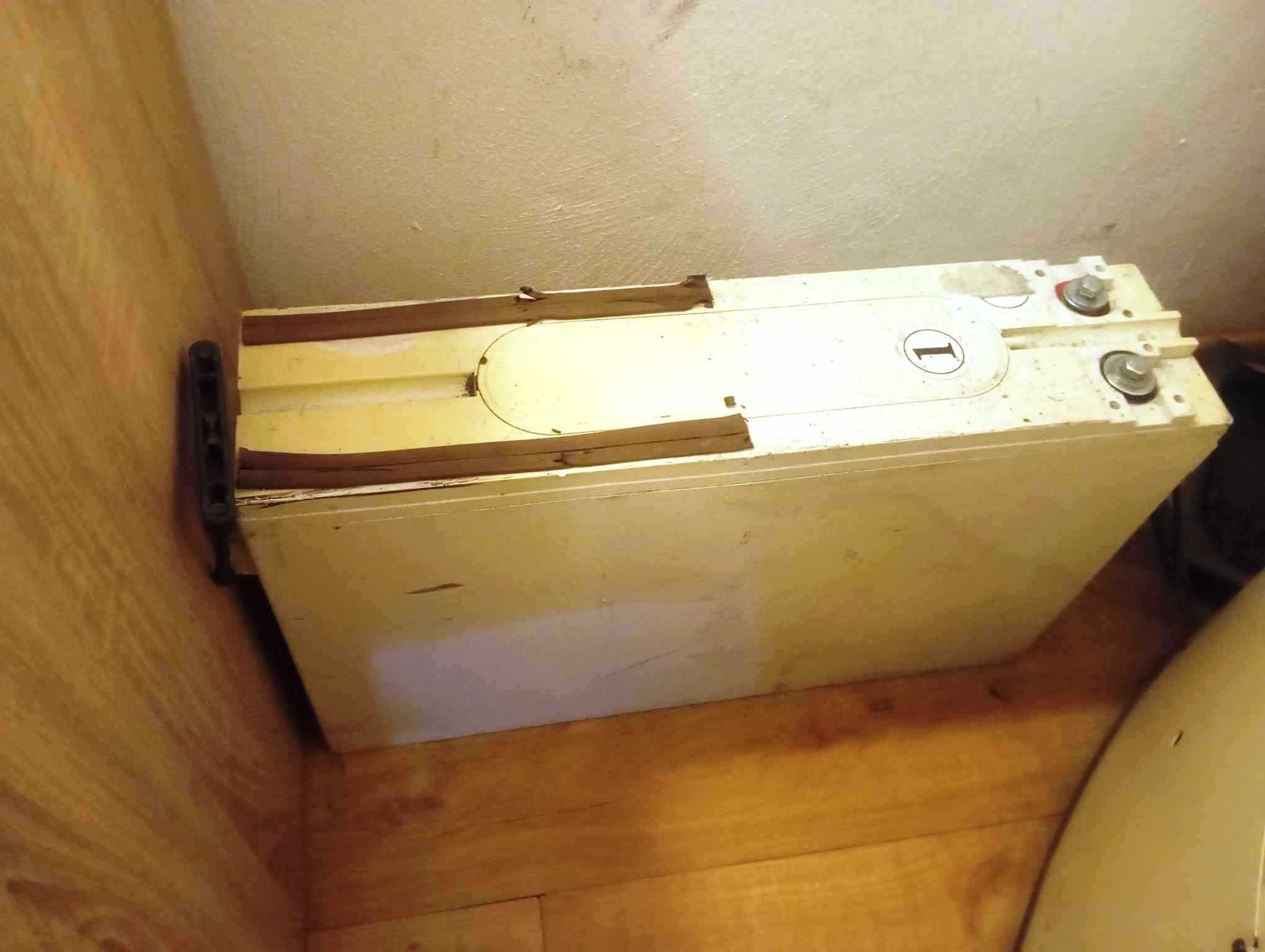 UPS + тягов акумулатор
