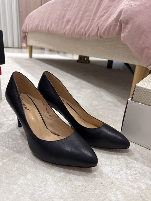 Черные туфли 38 размер