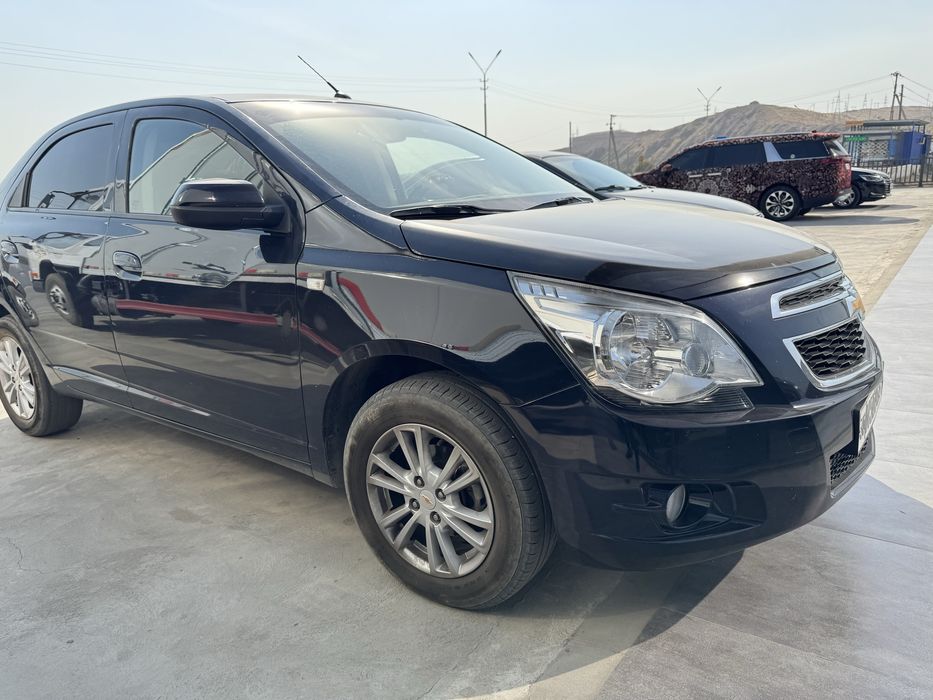 Chevrolet Cobalt 2023 4 poz