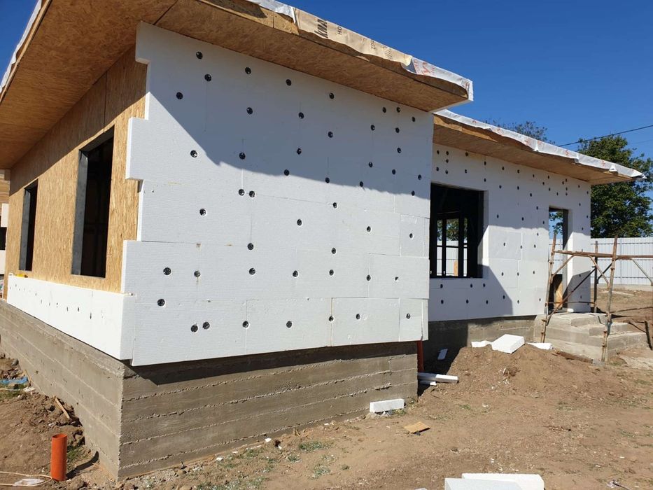 Placări polistiren reparații case Acoperișuri