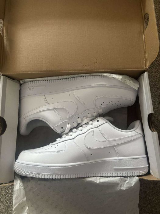 Airforce 1 Low Triple White Adidasi Nike Albi Sport