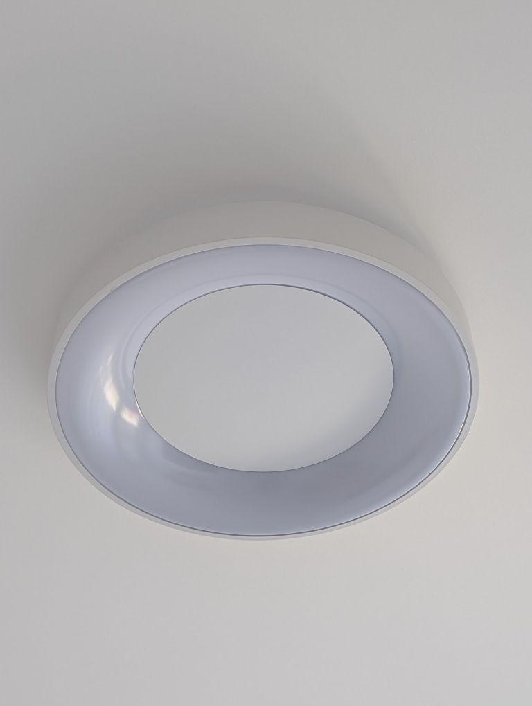 Vând plafoniera LED Rabalux Ceilo in stare excelentă
