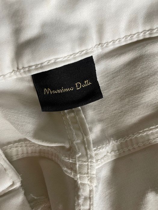 Дамски  бял панталон Massimo Dutti;