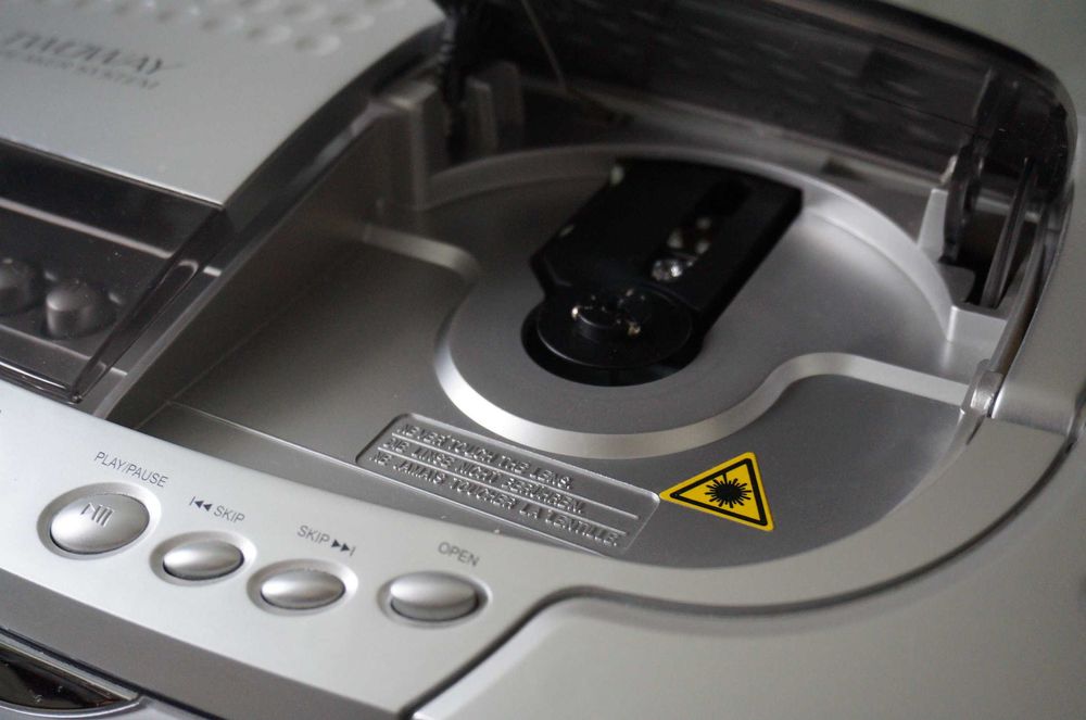 Radio-CD-Cass TCM cu baterii/alimentare priza