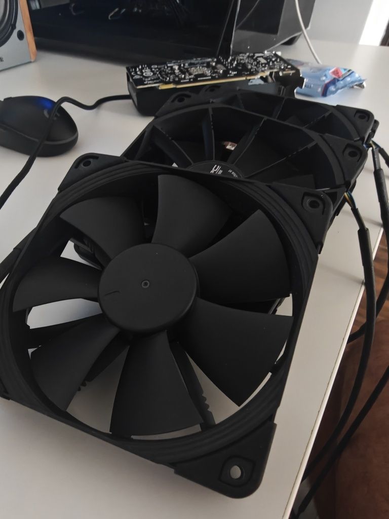 6 бр. ROG Noctua Industrial PPC 120mm Вентилатори
