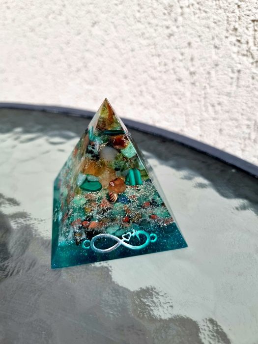 Piramida orgonica - atrage prosperitatea