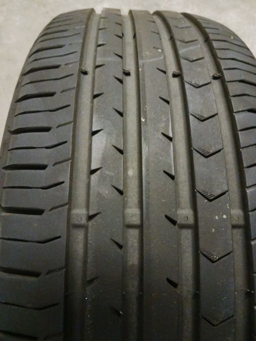 Vând 2 anvelope vară Continental Premium Contact 215/55/R17