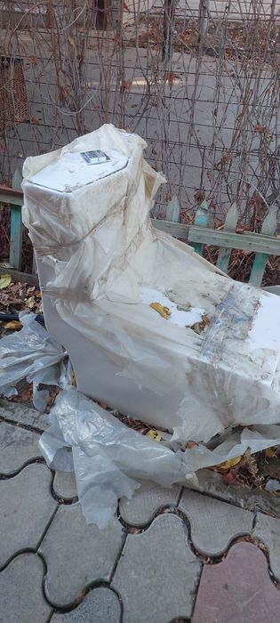 Продаётся унитаз.