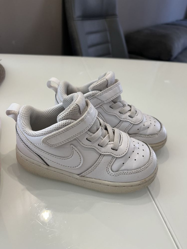 Сандали Adidas и кецове Nike 25 номер