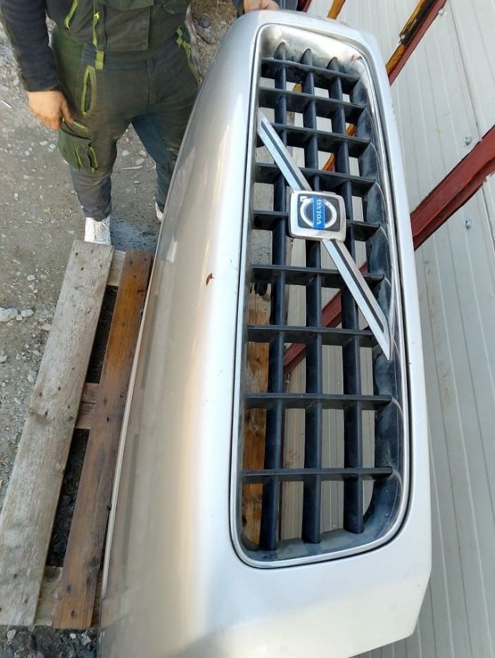 Grila centrala radiator originala Volvo Xc90 (2002-2010)