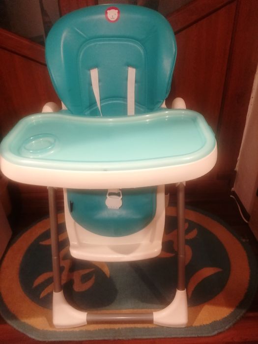 Vand scaun cu masuta bebe