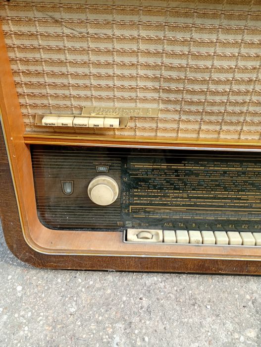 Vând radio pe lămpi