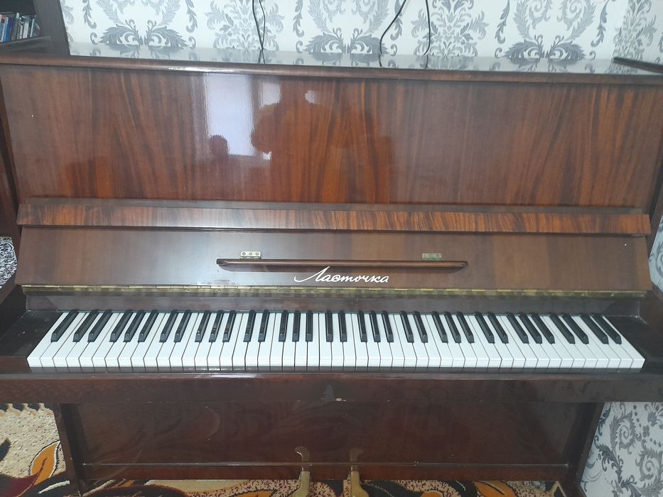 пианино сотилади