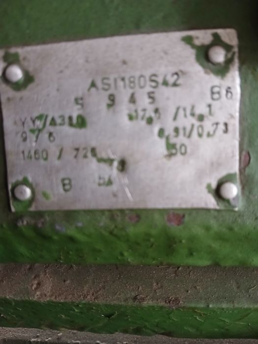 Reductor industrial cu motor