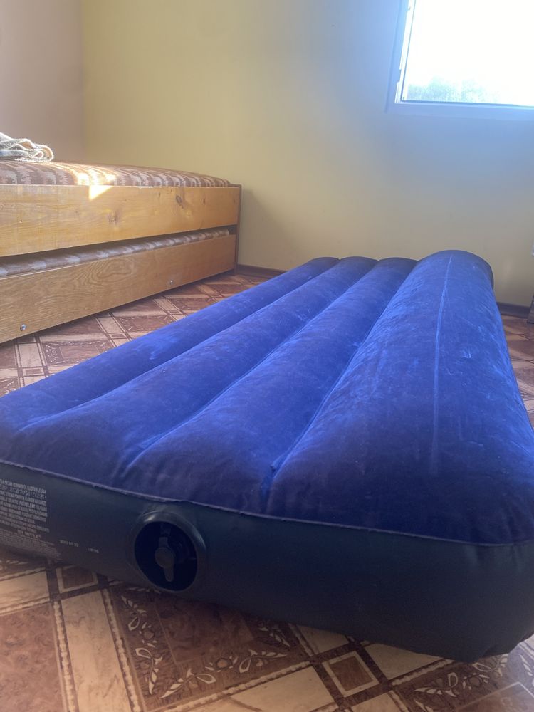 Надуваем матрак Intex Classic Downy Bed – 76x191x25 см (дефект)