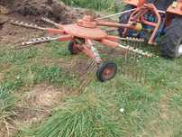Grebla paianjen dupa tractor