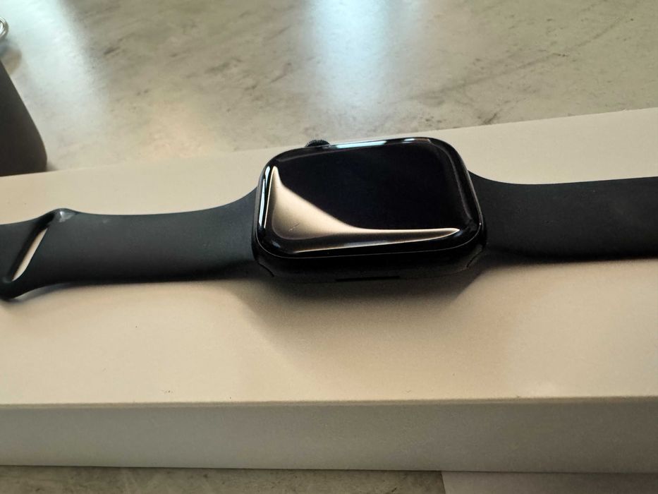 Apple Watch Series 9 45mm пълен комплект