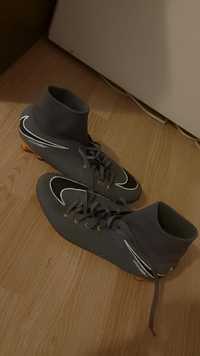 Ghete Nike HyperVenom