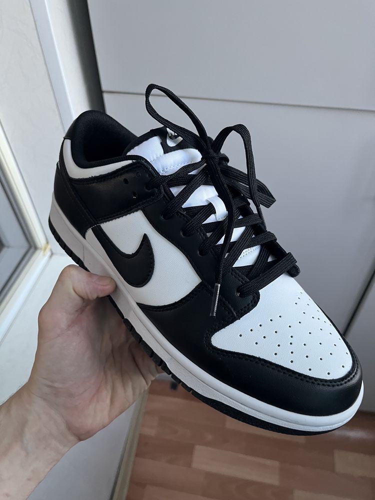 Новые оригинальные кроссовки Nike dunk low panda 43,5 размер