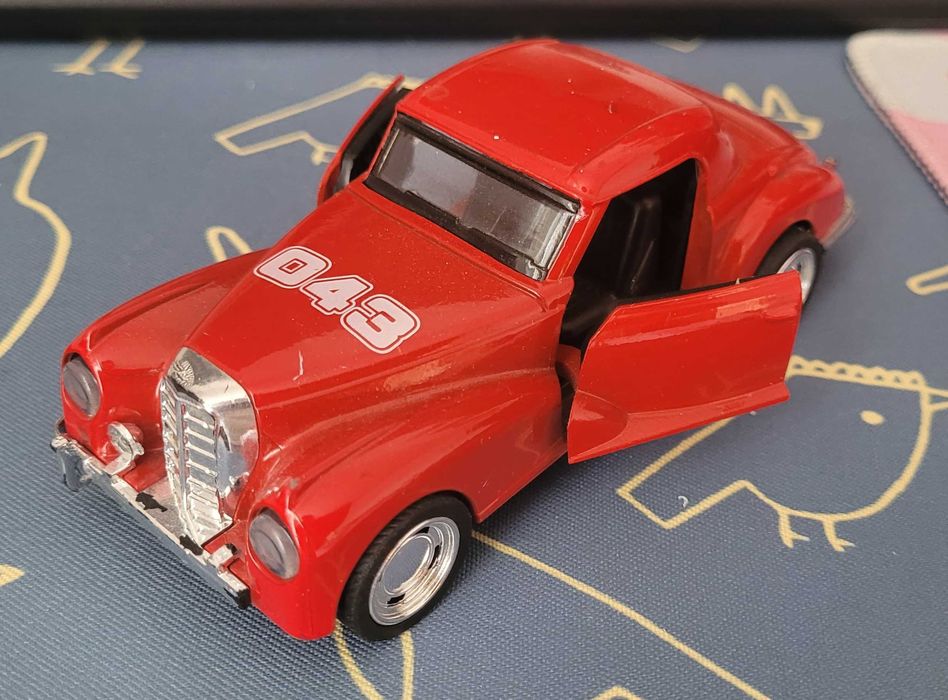 Vand pachet masinute metalice