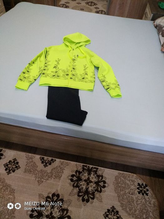 спортивный костюм,джинсы