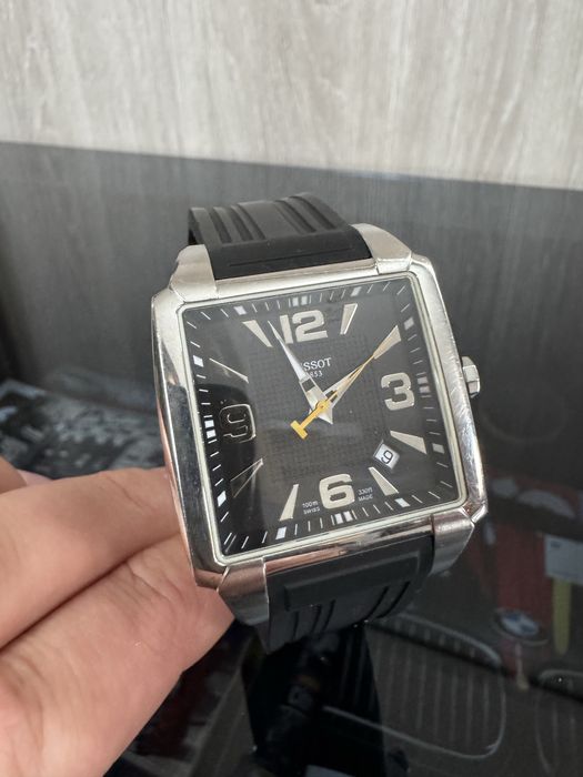 TISSOT Quadrato T-Trend