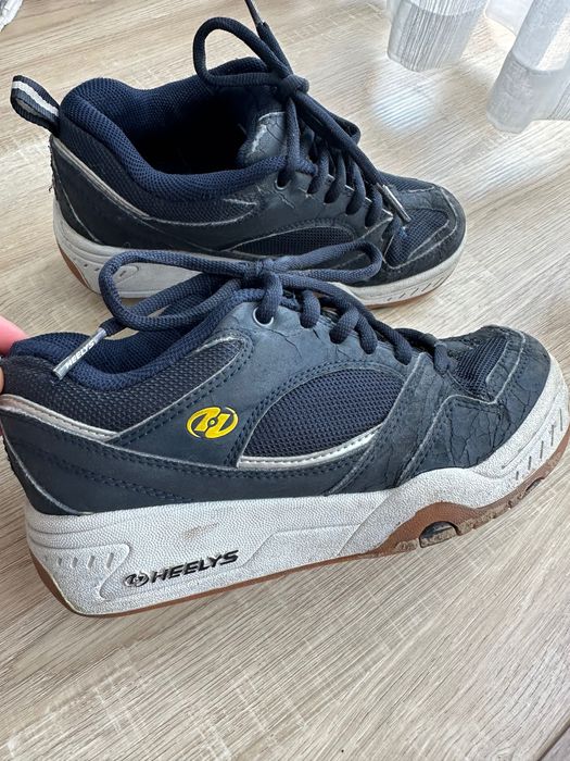 Adidasi cu roti Heelys