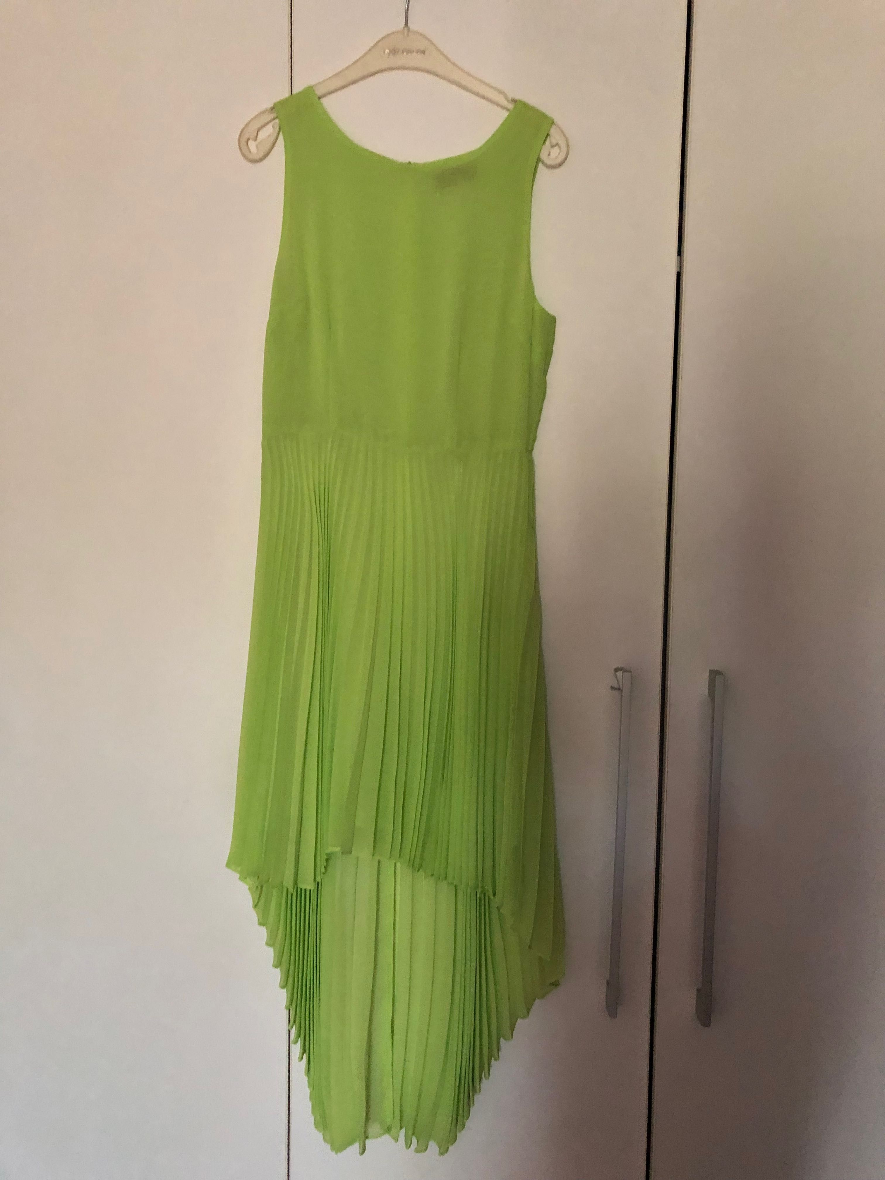 Rochie seara verde marimea 34 pe eticheta merge si la 36 micut