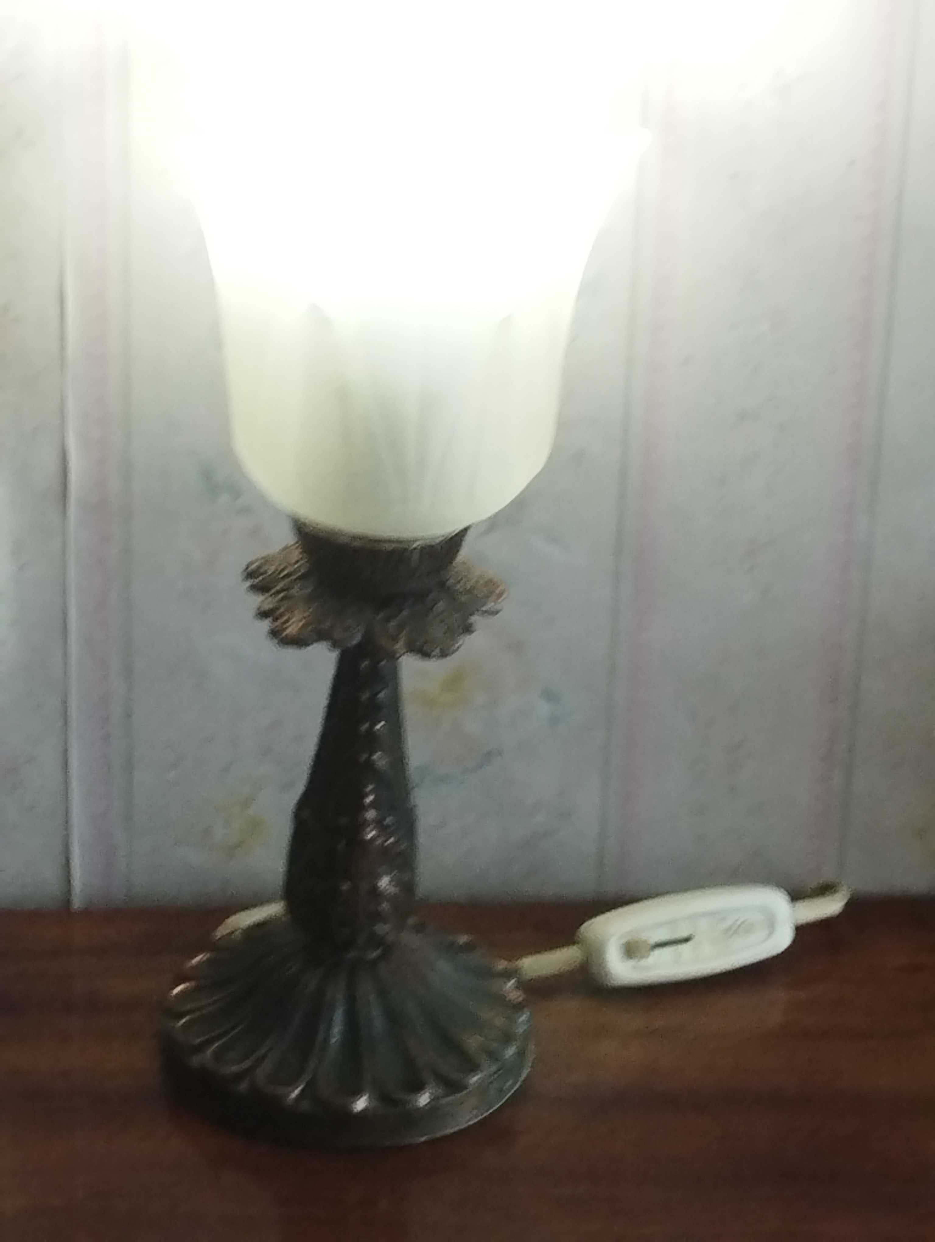 Настолна нощна лампа от Соца-месингова основа.Стара газена лампа.