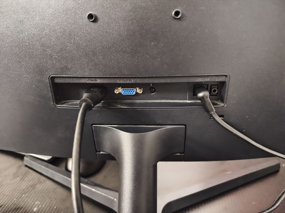 Monitor curbat Samsung 27 inch 1920x1080