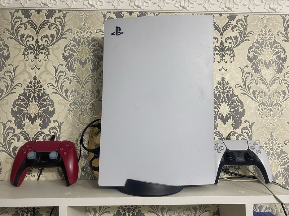 PS5 2 джестика и куча купленных игр
