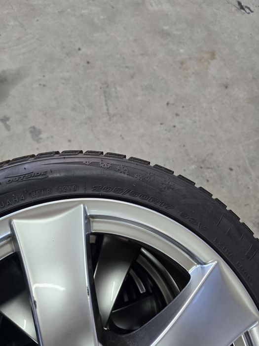 4 Броя 205/50/17 Nexen 2x8,6mm 2x8mm