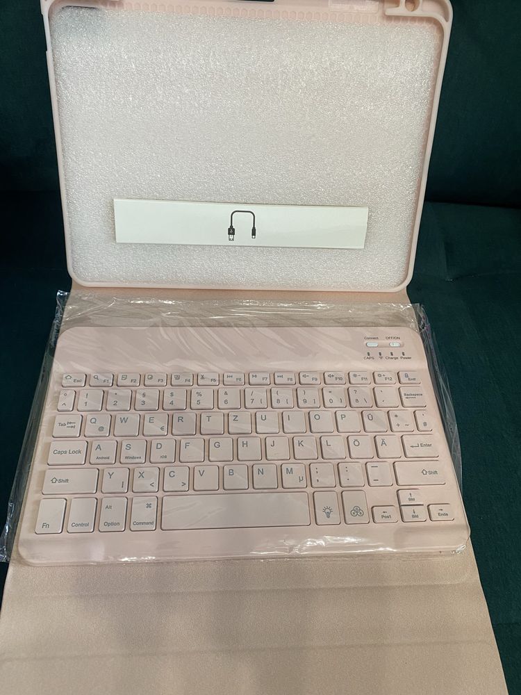 Husa cu tastatura pt ipad air 5 si air 4