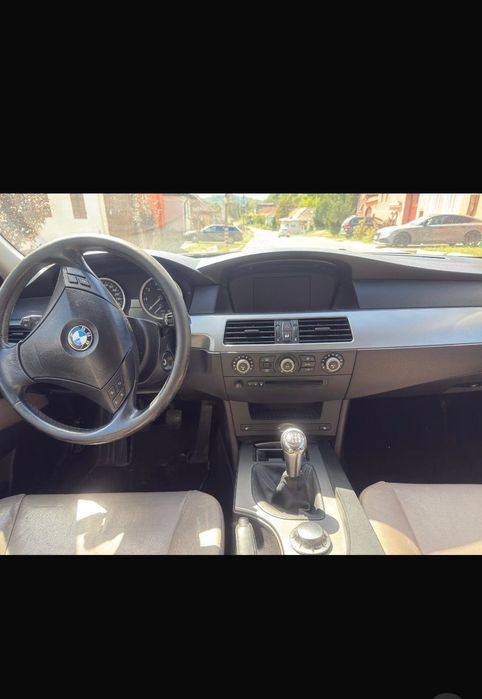 BMW Seria 5 E60 525i