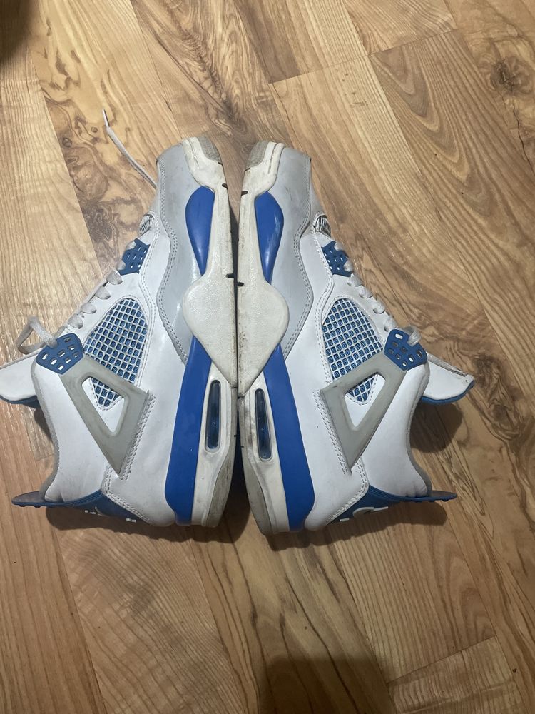 Jordan4 military blue