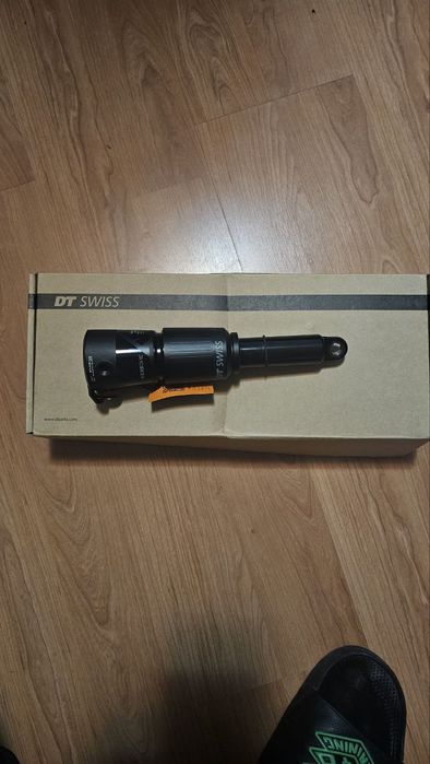 Amortizor shock aer DT swiss trunnion, diverse marimi.