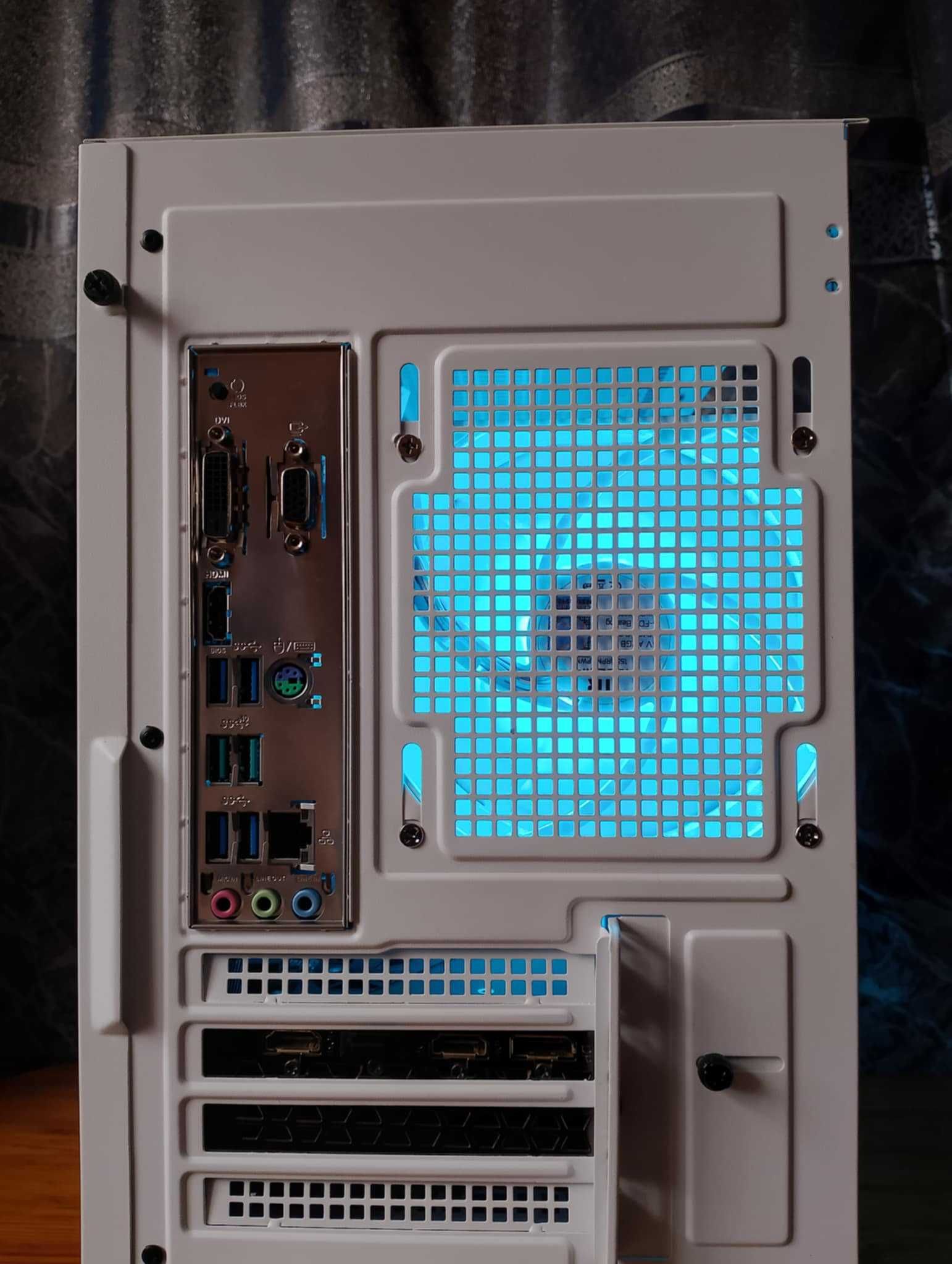 Нов RTX Геймърски Kомпютър! Ryzen 5600X RTX 3070 32GB RAM!