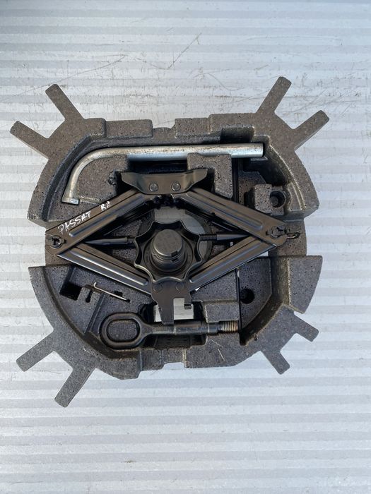 Roata de rezerva•cric•cheie• vw Passat B8 2015-2020