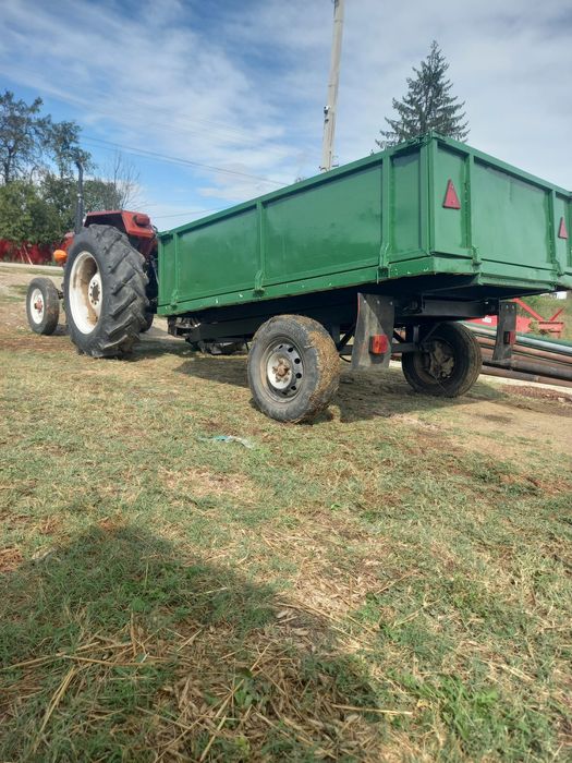 Vând tractor  Fiat  450