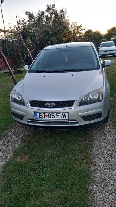 Vând ford focus