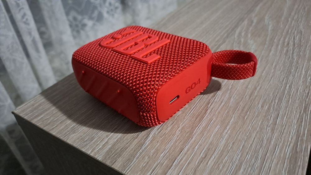Продавам чисто нова колонка Jbl Go 4 без кутия