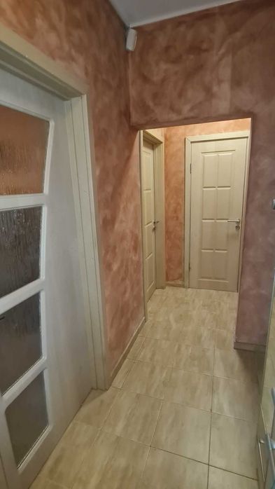 Продава тристаен апартамент кв.Слатина  80кв.м