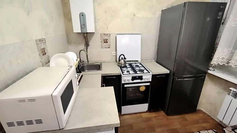 Дава се под наем Едностаен апартамент в София, Център - 45 кв.м за 331.5 € - Снимка #2