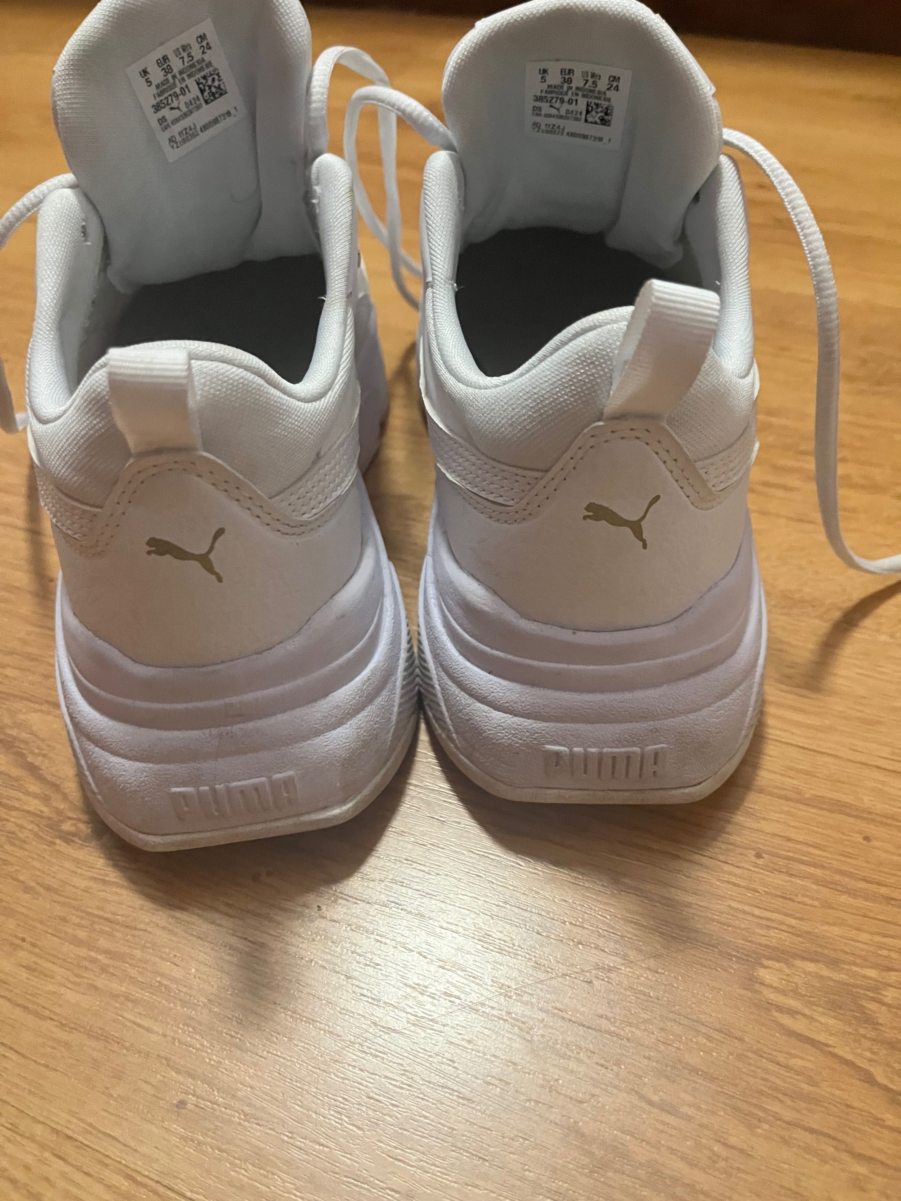Дамски бели маратонки - сникърси Puma