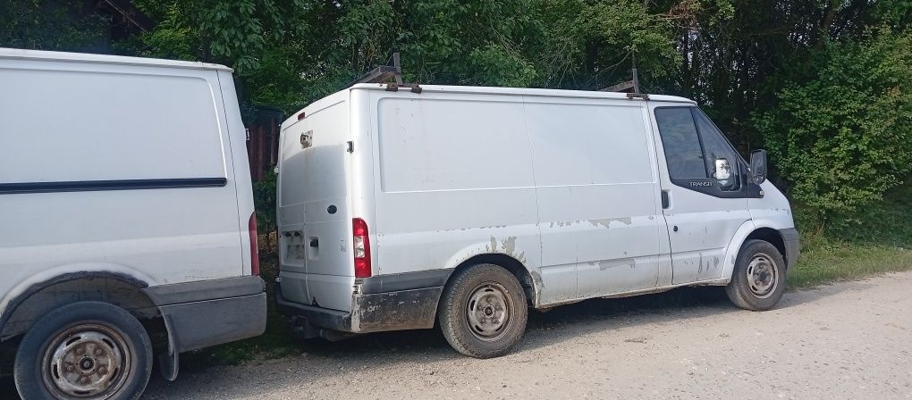 Vând două dube Ford transit recent aduse din Anglia