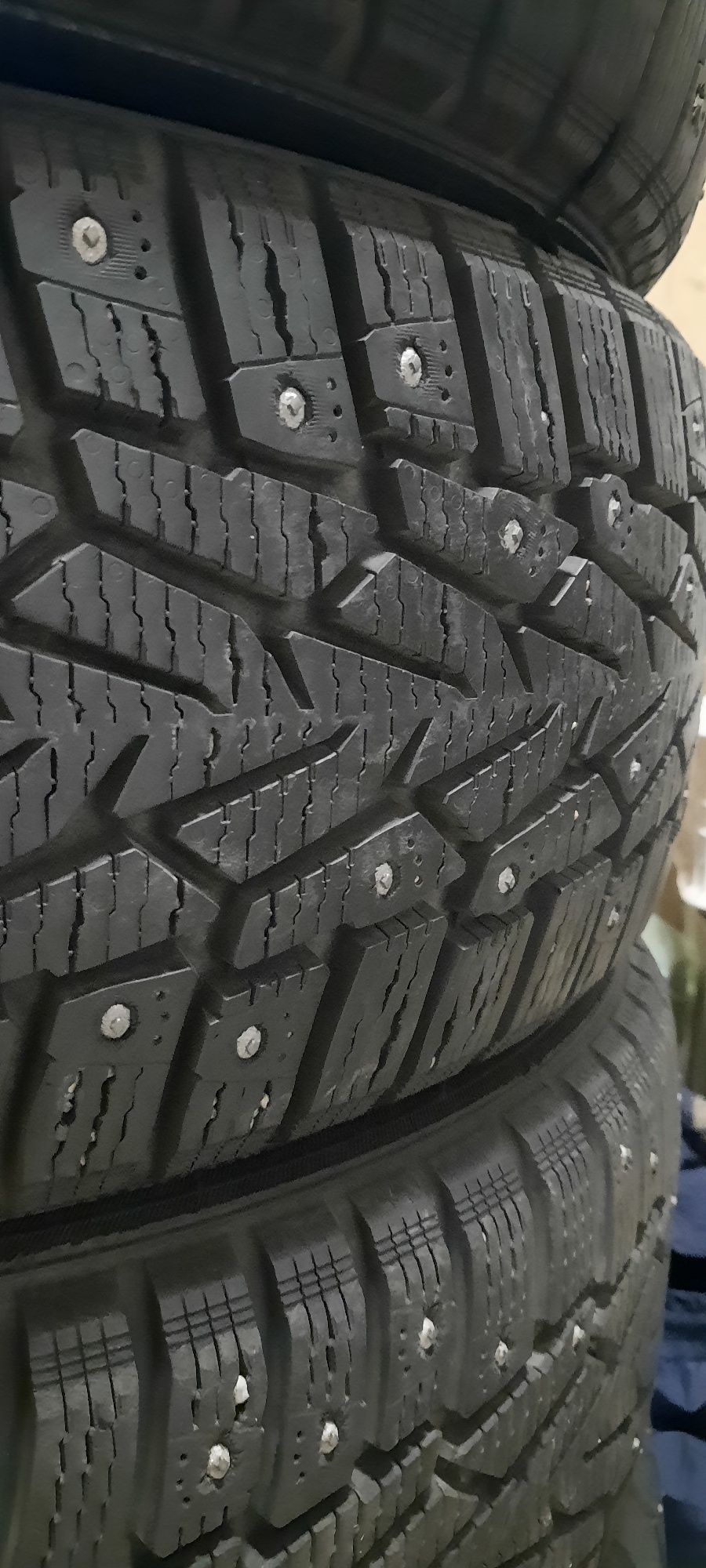 Шипованые. Как новые. Nokian.
