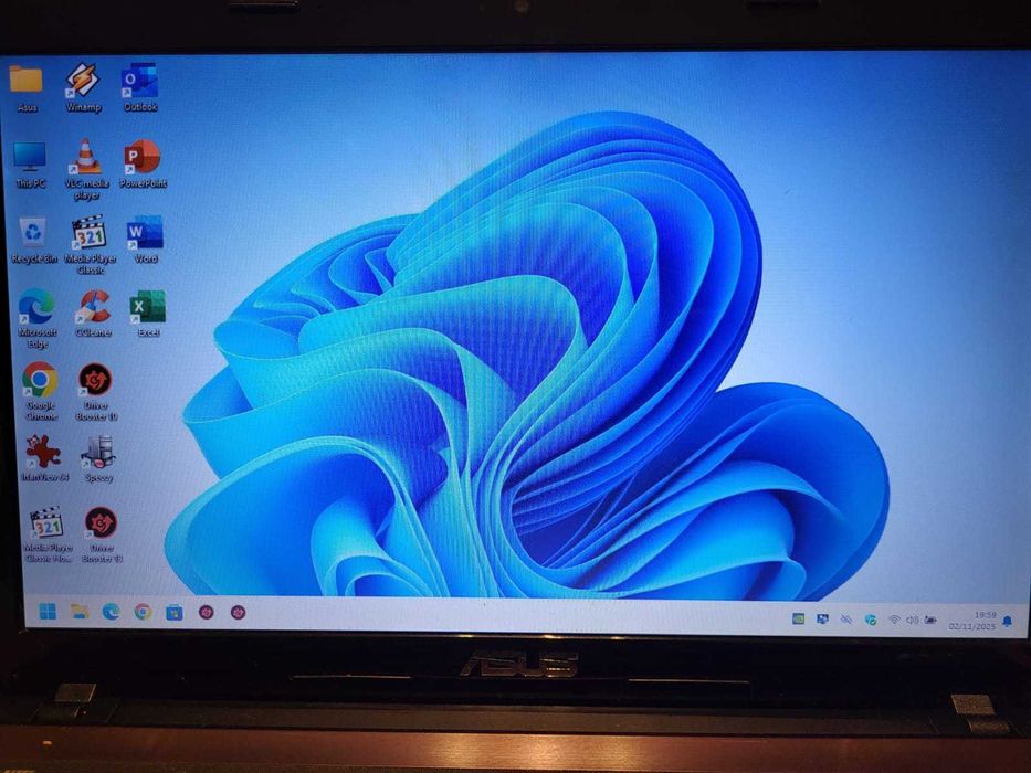 Asus K53SD 15.6" Core i5-2450M 2.5Ghz 8Gb DDR3 240Gb SSD Video GF610M