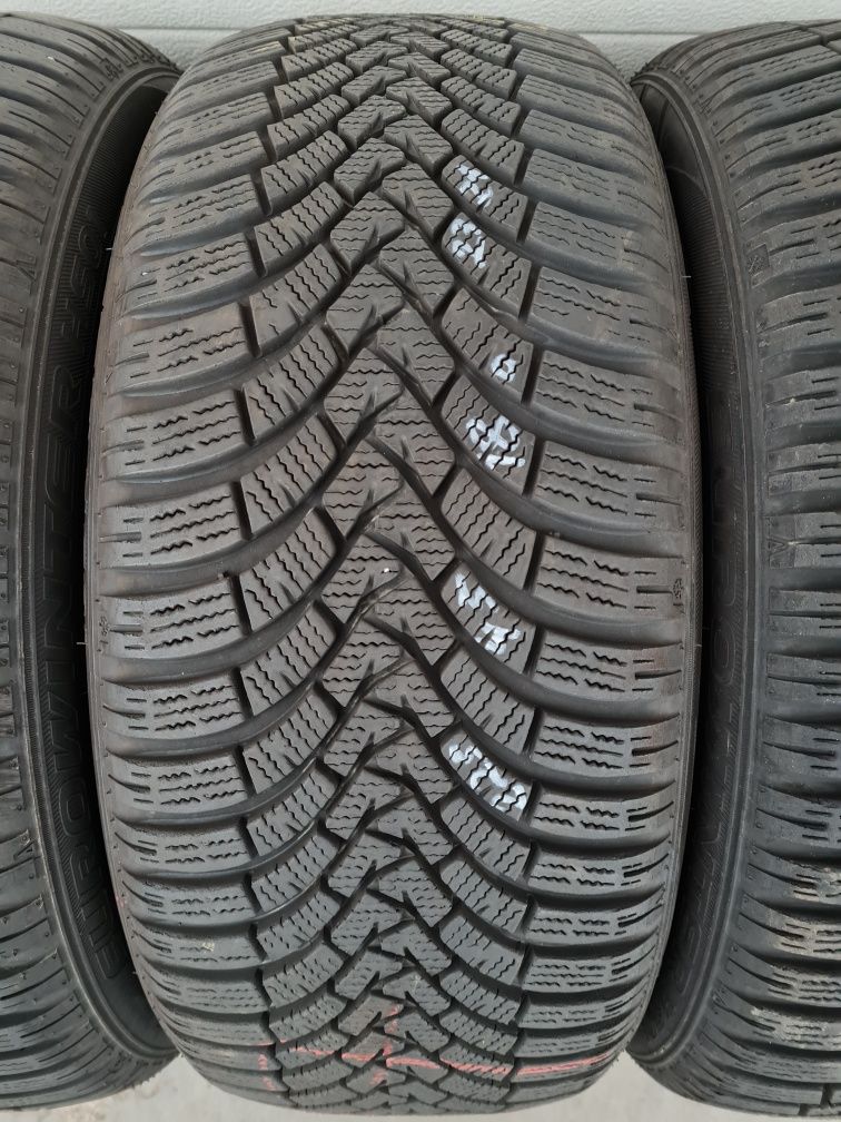 Зимни гуми 4 броя FALKEN EuroWinter HS01 225 45 R18 дот 3221