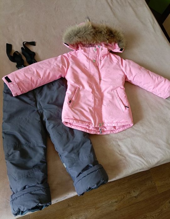 Продам зимний комбинезон на девочку